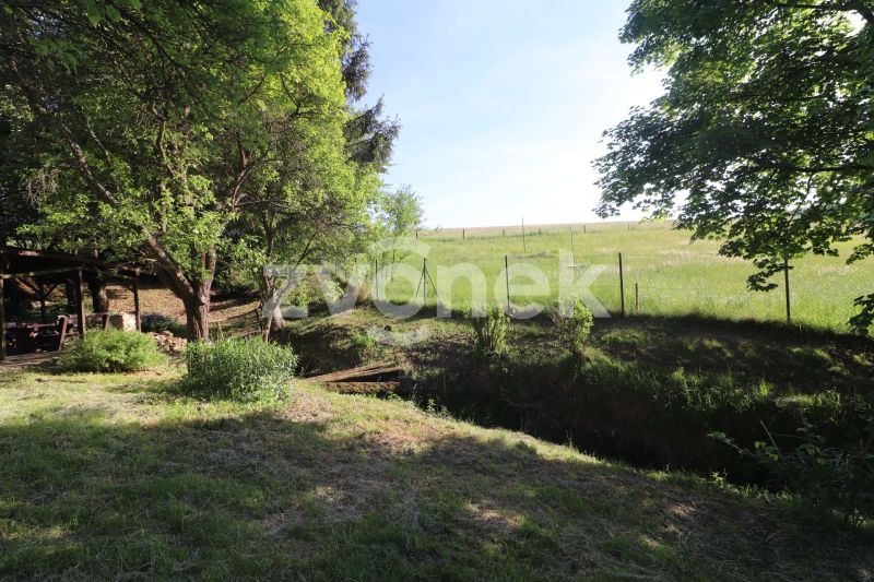 Prodej chalupy s velkými pozemky Kochavec, Štítná nad Vláří