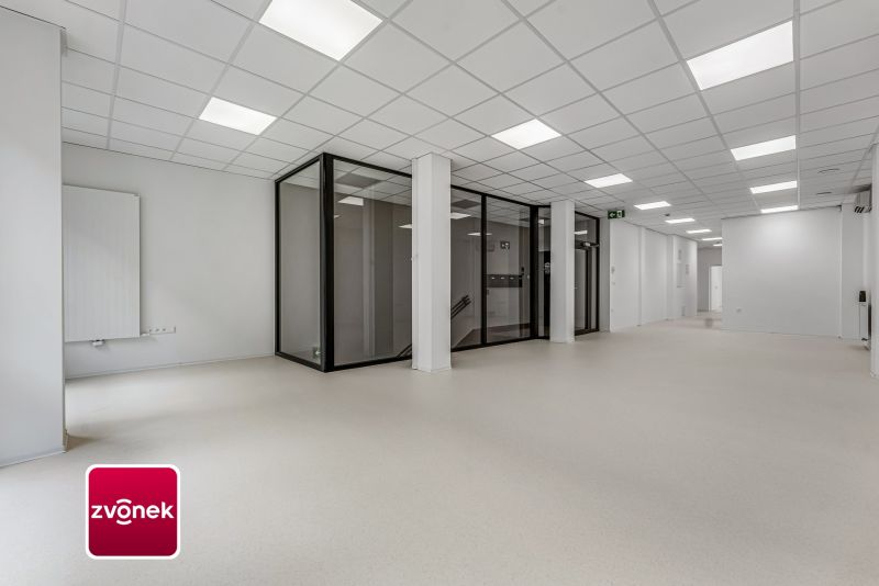 Pronájem nebytových prostor 108 m² + až 4x parkovací stání, ulice Rašínova, Zlín