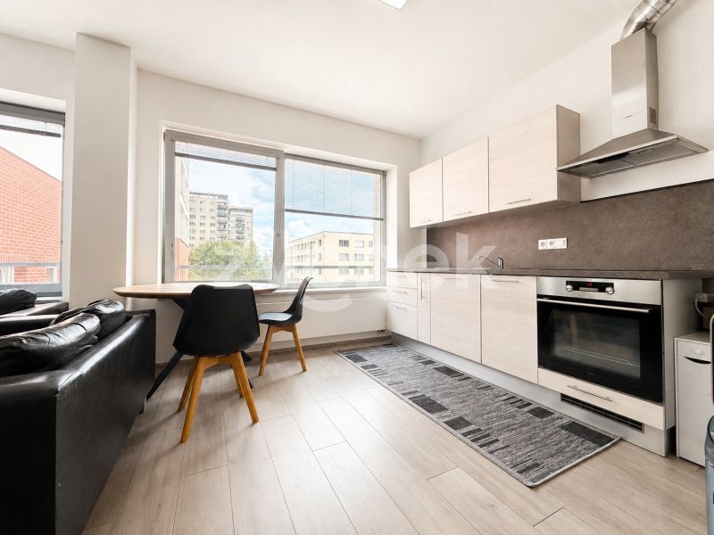 Prostorný byt 1+kk, 43 m², centrum Zlína – ul. Lorencova