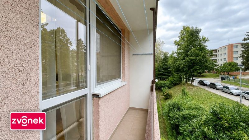Pronájem moderně zrekonstruovaného bytu 2+1 se dvěma lodžiemi – Zlín, ulice Družstevní
