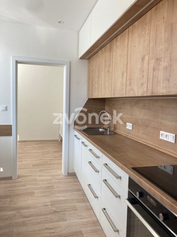 Luxusní, kompletně vybavený byt 3+1 po rekonstrukci, Budovatelská, Zlín – PRVNÍ NÁJEMCE