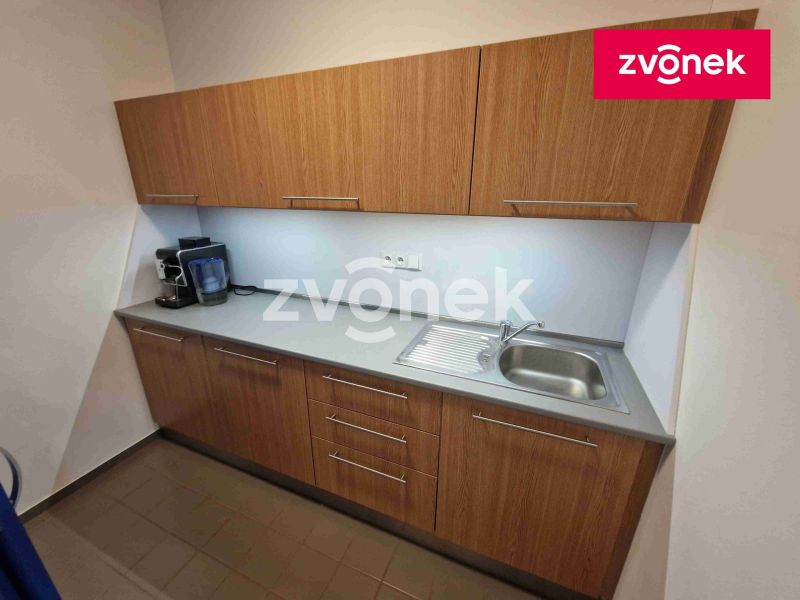 Pronájem kanceláře 100 m², Otrokovice