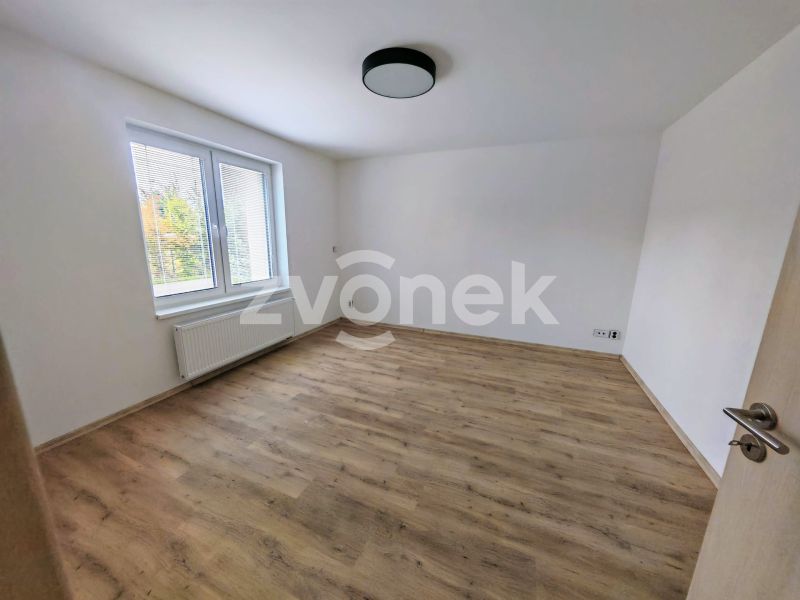 Pronájem bytu 1+kk 32 m², Otrokovice