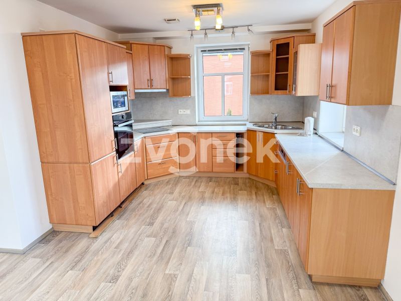 Krásný byt 4+kk Zlín, Nad Ovčírnou, garáž, velká terasa