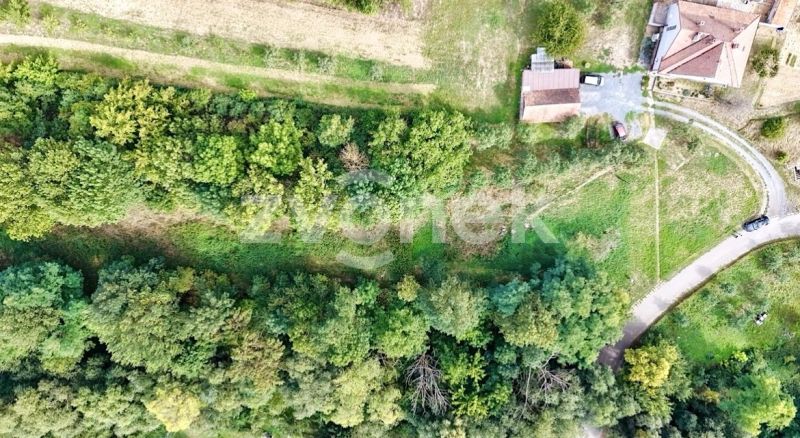 Exkluzivní pozemek určený pro výstavbu rodinného domu  2 044 m²  – Boršice (okres Uherské Hradiště)
