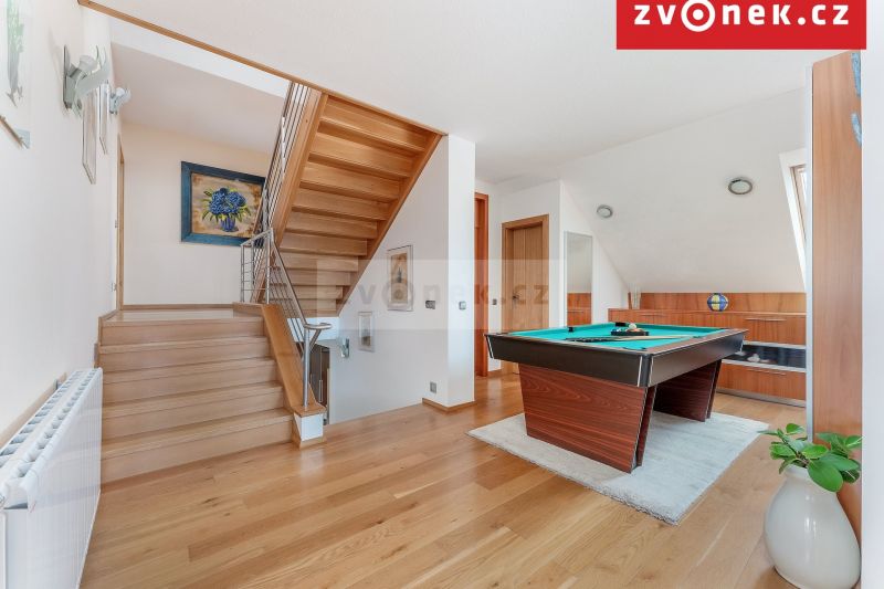 Nadstandardní vila Hranice, 7+1, 540m2 užitná plocha