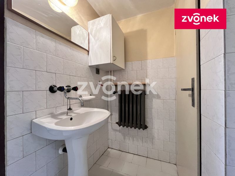 Pronájem skladu 210 m², Sazovice