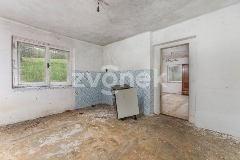Výjimečný pozemek s domem na samotě u lesa, Březnice u Zlína