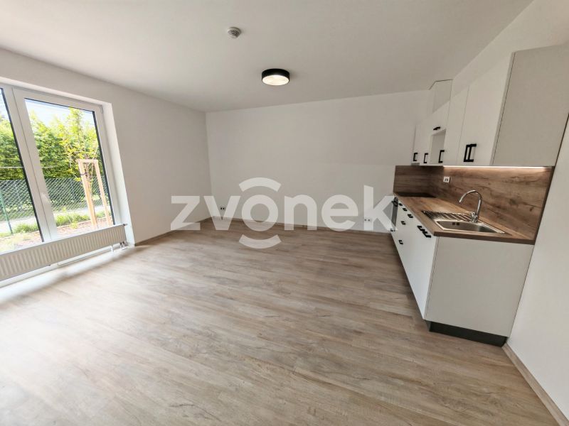 Pronájem bytu 1+kk 34 m², Otrokovice