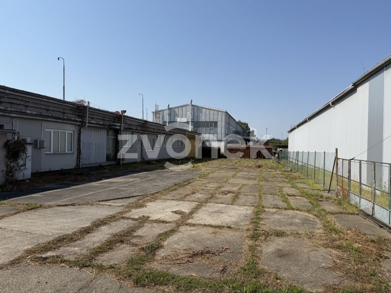 Pronájem uzamykatelné zpevněné plochy 1 000 m² – Otrokovice, Napajedelská