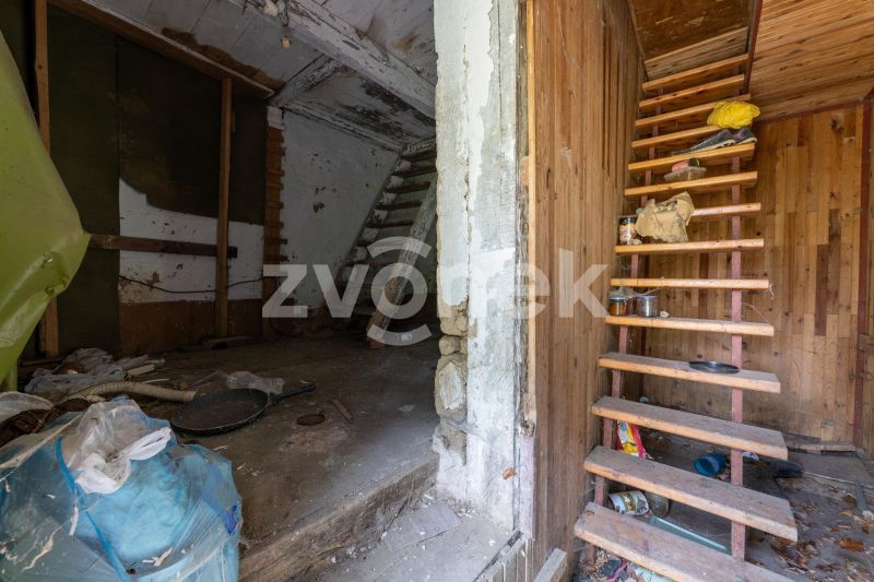 Výjimečný pozemek s domem na samotě u lesa, Březnice u Zlína