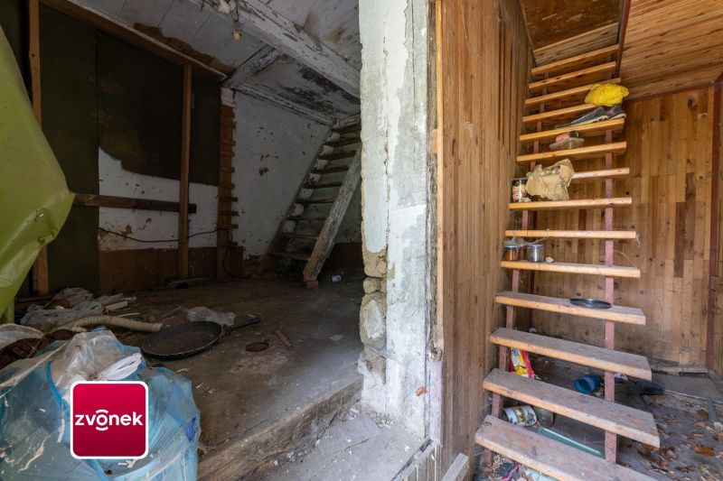 Výjimečný pozemek s domem na samotě u lesa, Březnice u Zlína