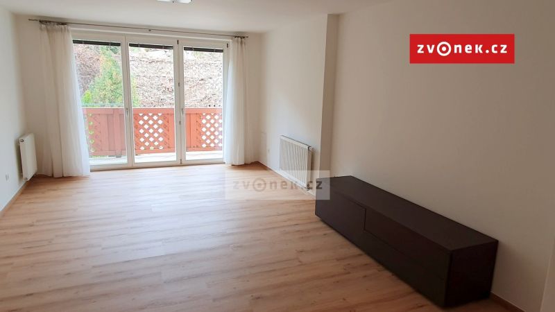 Pronájem rodinného domu 270 m², Zlín