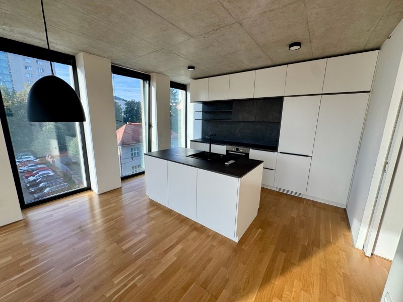 Prostorný byt 3+kk, 90 m², Zlín – centrum, ul. Lešetín