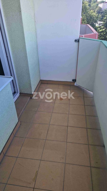 Pronájem prostorného bytu 2+1, sídliště Na Rybníku, Uherské Hradiště