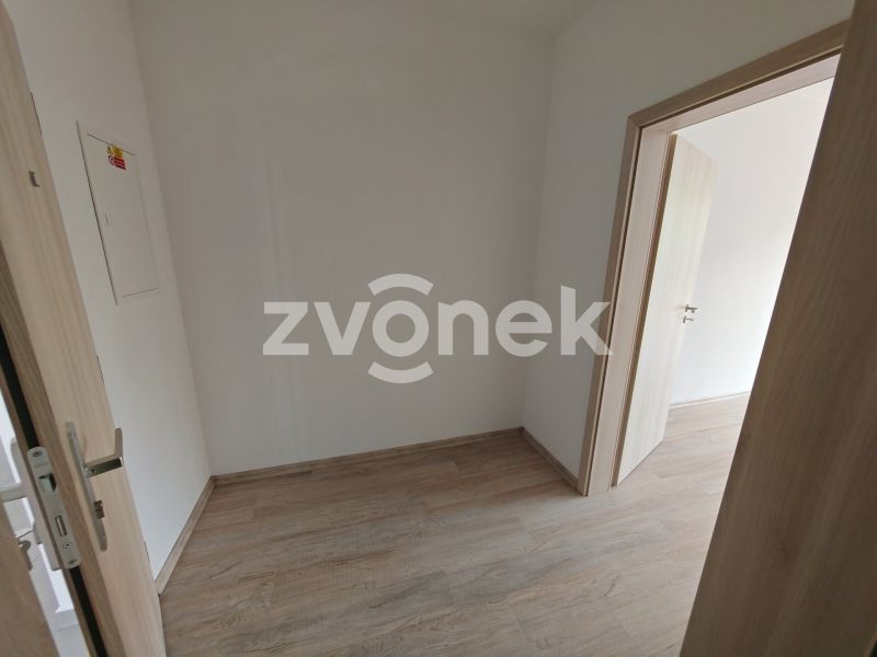 Pronájem bytu 1+kk 34 m², Otrokovice