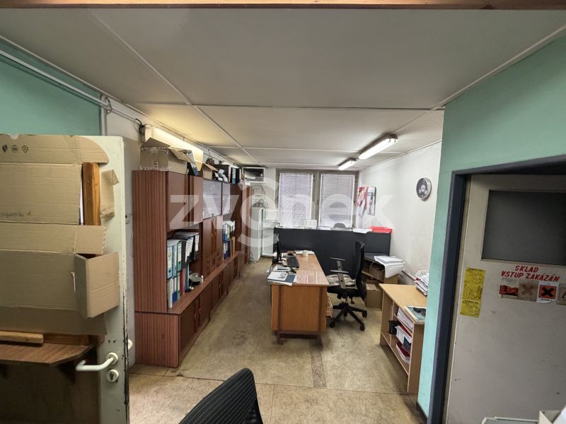 Pronájem dílny 188 m² se skladem a kanceláří – Slavičín