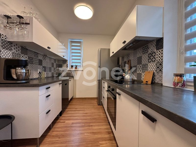 Prodej bytu 2+1 56 m², centrum Otrokovic, Hložkova