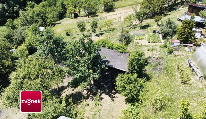 Prodej zahrady 351 m² s dřevěnou chatkou, Napajedla