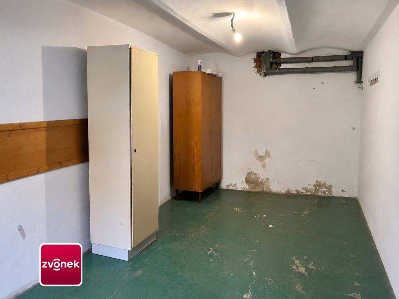 Prodej prostorného rodinného domu s garáží, terasou a zahradou - Ostrožská Nová Ves, ul. Nová