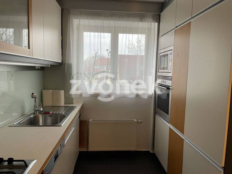 Pronájem vybaveného bytu 2+1 60 m², Zlín Kamenná