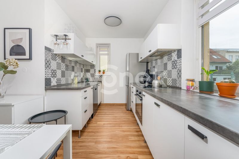Prodej bytu 2+1 56 m², centrum Otrokovic, Hložkova