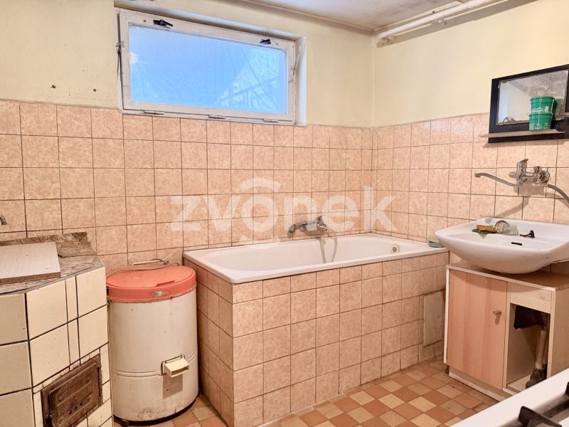Prodej prostorného rodinného domu s vinným sklípkem a zahradou – Žeravice u Kyjova