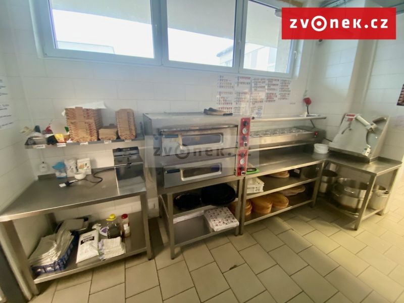 Prodej obchodního prostoru 500 m², Holešov