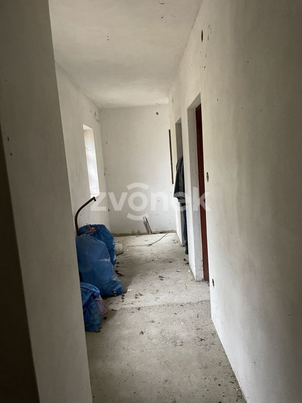 Dvoupodlažní rekreační chata na polosamotě s rozsáhlými pozemky 2,5 ha v Halenkovicích