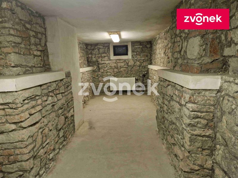 Pronájem obchodního prostoru 650 m², Uherské Hradiště