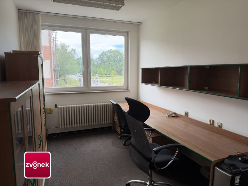 Pronájem až 8 kanceláří 151 m², možnost pronajmout i samostatně 1 kancelář - Otrokovice