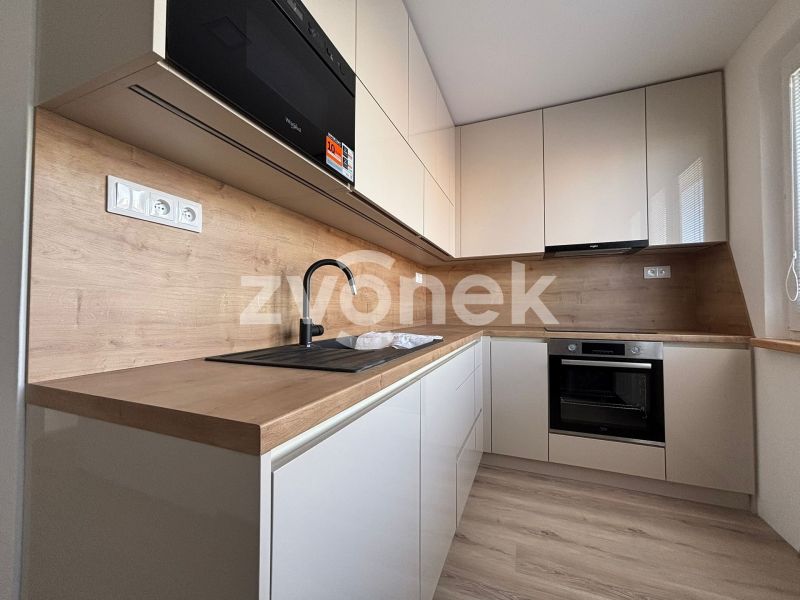 Pronájem bytu 2+1 56 m², Zlín - Malenovice