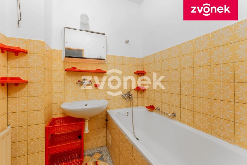 Prodej řadového rodinného domu s garáží a zahradou ve Slavičíně