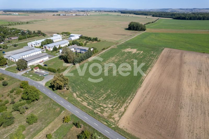 Prodej pozemku 12 000 m² v Plešovci s možností přikoupení navazujícího areálu