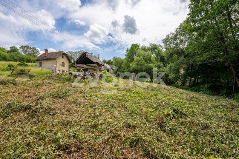 Prodej stavebního pozemku 1 784 m², Ublo