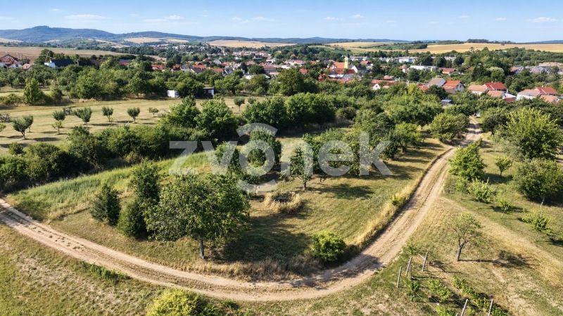 Prodej stavebního/investičního pozemku 2 143 m², Zlechov