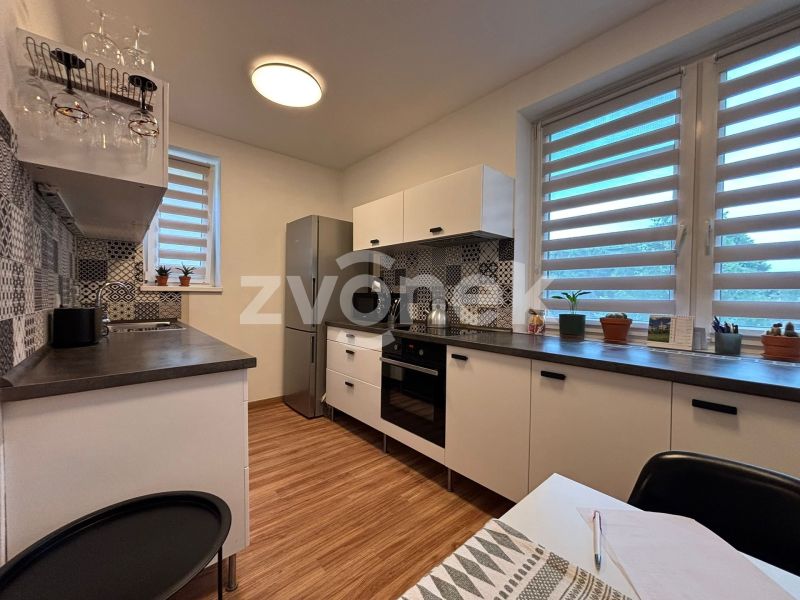 Prodej bytu 2+1 56 m², centrum Otrokovic, Hložkova