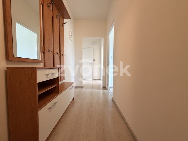 Pronájem prostorného bytu 2+1, 60 m², Zlín – Kúty