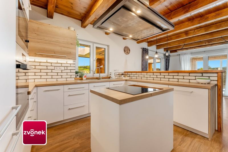 Prodej rodinného domu 4+kk, 191 m², Zádveřice-Raková