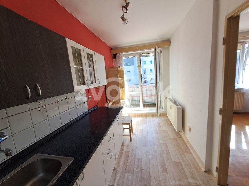 Pronájem světlého bytu 1+1 s balkonem, Zlín - ul. Hluboká