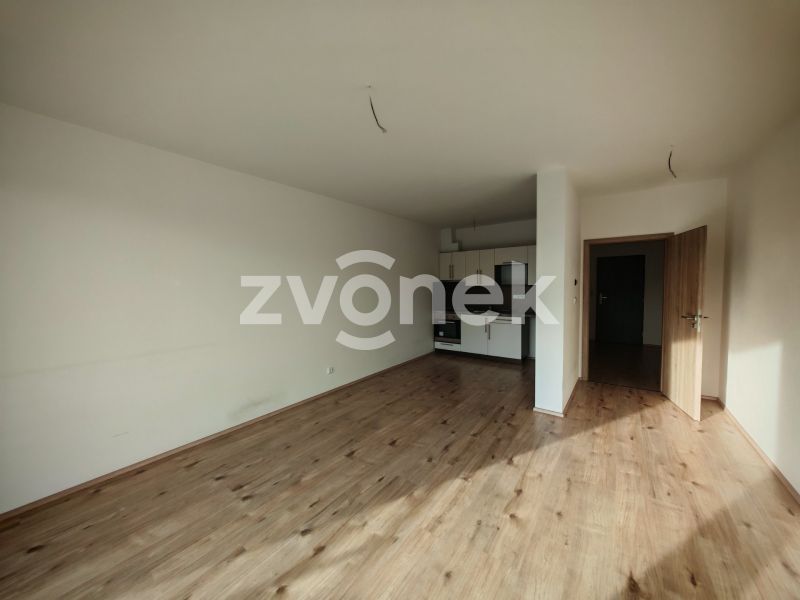 Pronájem bytu 1+kk 37 m², Zlín - Malenovice