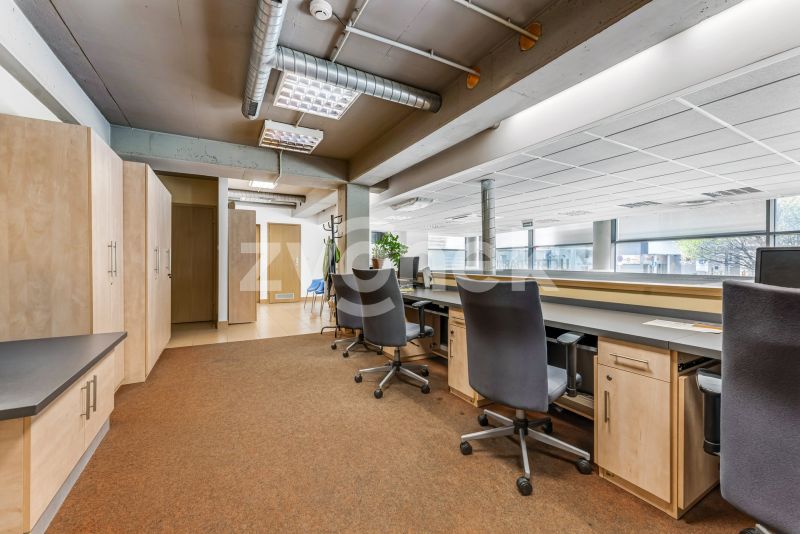 Exkluzivní obchodní prostor / showroom 158 m² na prestižní adrese v centru Zlína