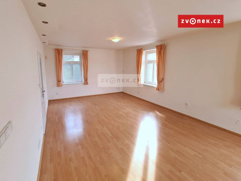 Pronájem rodinného domu 200 m², Zlín