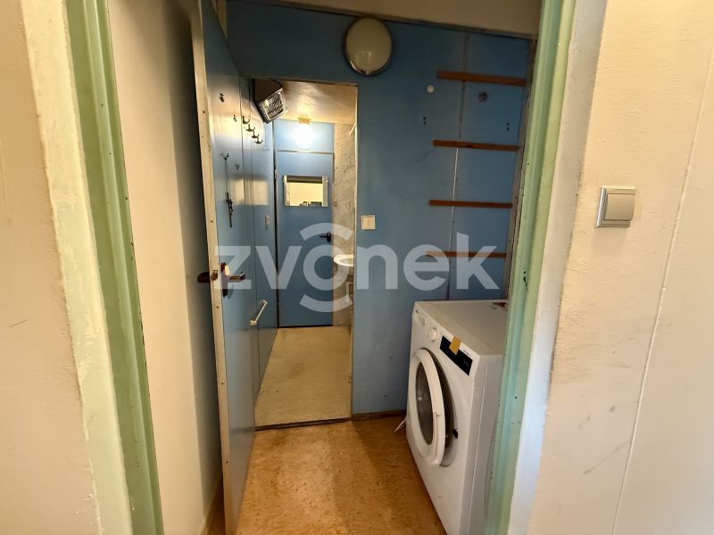 Prodej bytu 1+kk 28 m², Zlín - Prštné