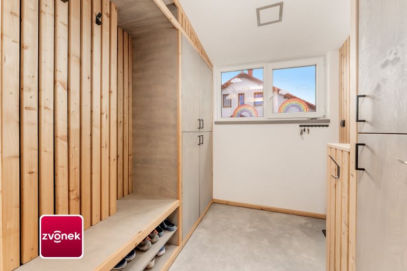 Prodej rodinného domu 4+kk, 191 m², Zádveřice-Raková