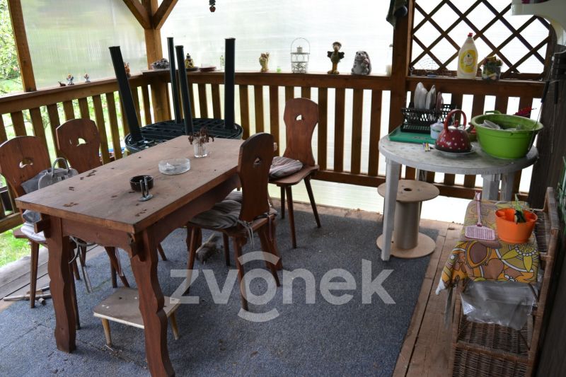 Chatka v zahrádkářské osadě,  Poličná