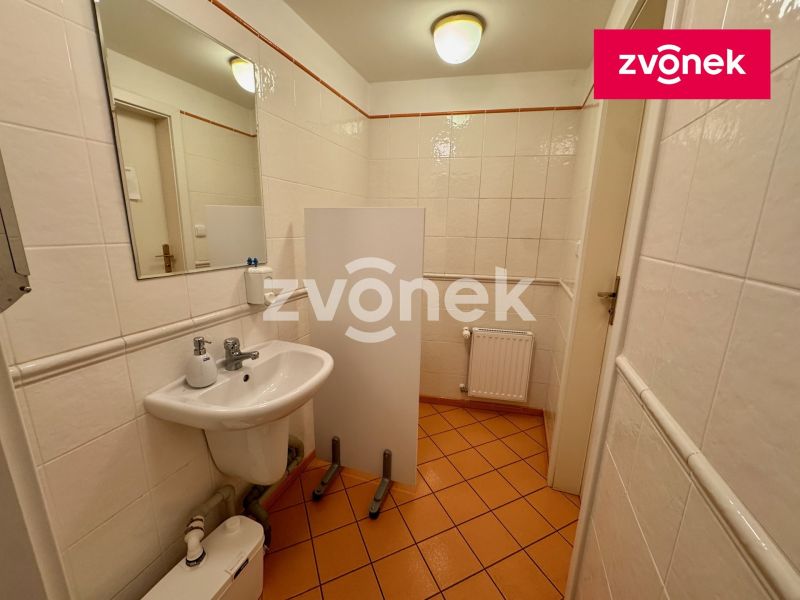 Pronájem kanceláře 460 m², Zlín