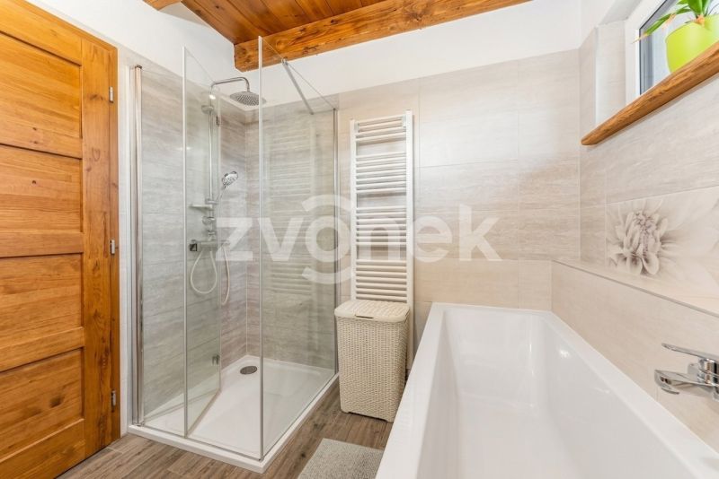 Prodej rodinného domu 4+kk, 191 m², Zádveřice-Raková