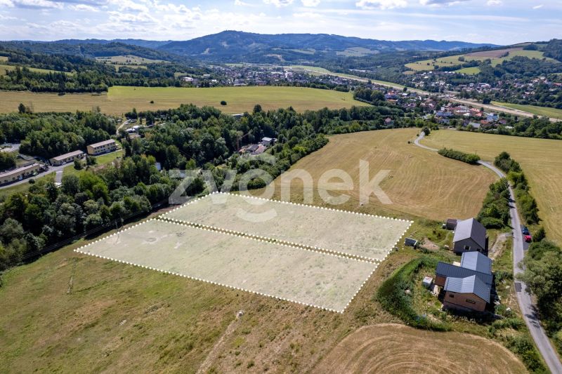 Prodej stavebního pozemku v Jablůnce 1051 m2, s projektem roubené stavby