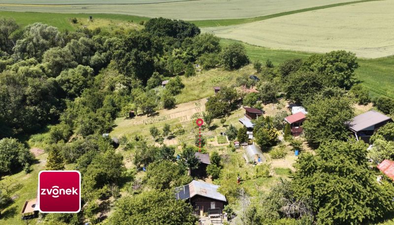 Prodej zahrady 351 m² s dřevěnou chatkou, Napajedla